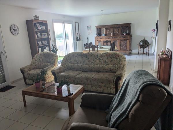 GUEMENE SUR SCORFF IMMEUBLE DE RAPPORT COMPOSE DE 2 LOGEMENTS T3 ET T5 JARDIN DE 800M² ENVIRON