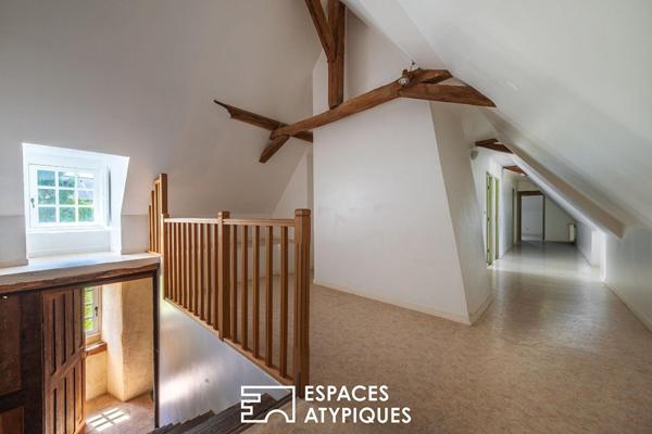Manoir authentique avec dépendances, un art de vivre aux multiples projets
