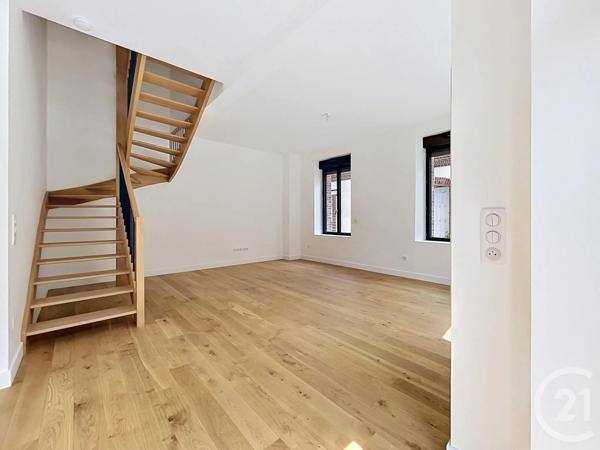 Appartement F5 à vendre  6 pièces - 132 m 2   CHARTRES  - 28