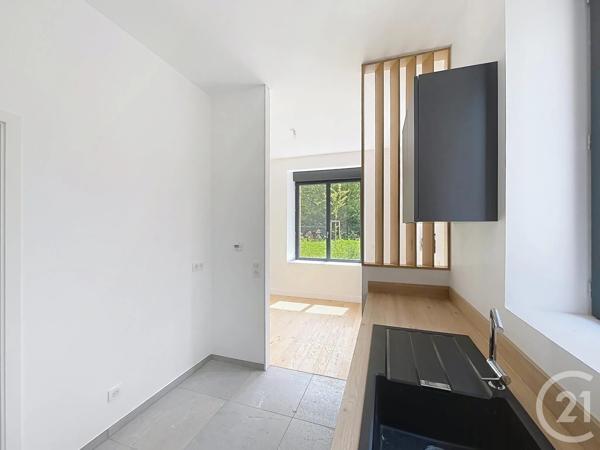 Appartement F5 à vendre  6 pièces - 132 m 2   CHARTRES  - 28