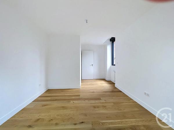 Appartement F5 à vendre  6 pièces - 132 m 2   CHARTRES  - 28