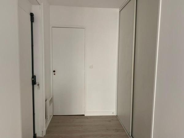 Studio - 23,96 m² - 1 pièce