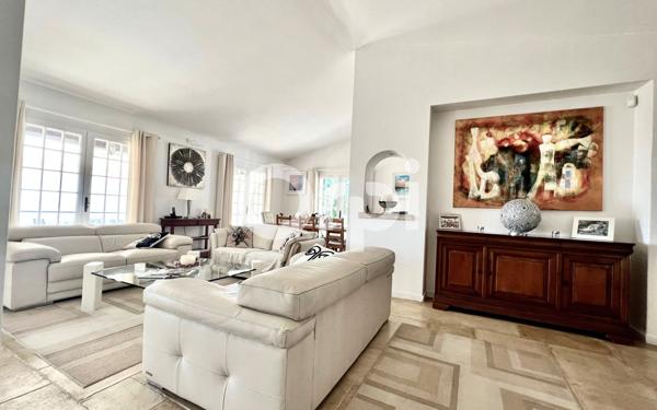 Maison à vendre    5 pièces •  Mandelieu-la-Napoule