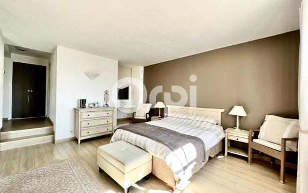 Maison à vendre    5 pièces •  Mandelieu-la-Napoule