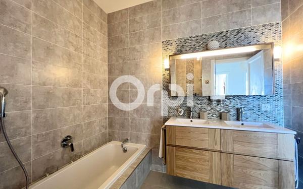 Maison à vendre    5 pièces •  Mandelieu-la-Napoule