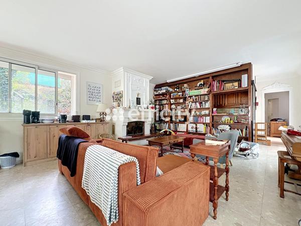 Maison
         5 pièces
        - 123 m² 250 000 € *