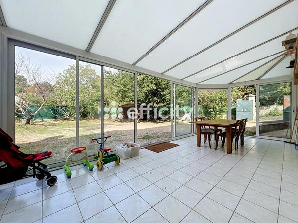 Maison
         5 pièces
        - 123 m² 250 000 € *