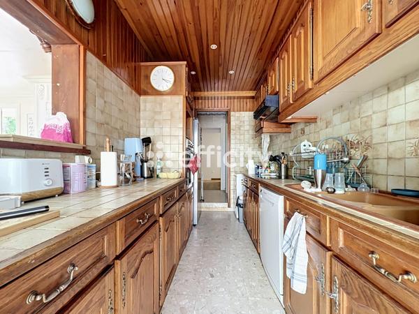 Maison
         5 pièces
        - 123 m² 250 000 € *