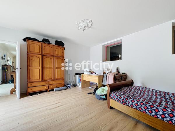 Maison
         5 pièces
        - 123 m² 250 000 € *