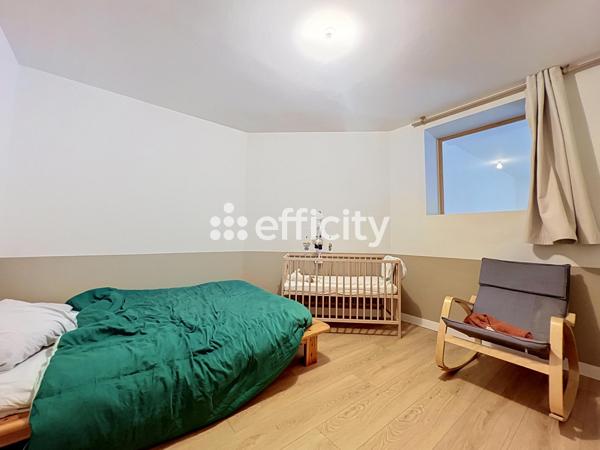 Maison
         5 pièces
        - 123 m² 250 000 € *