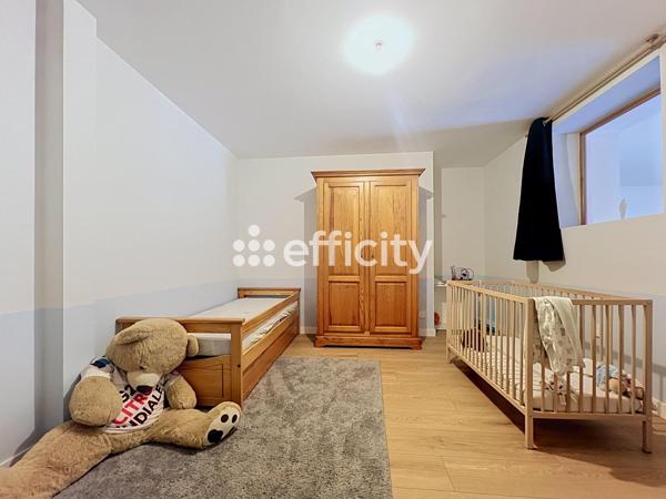 Maison
         5 pièces
        - 123 m² 250 000 € *