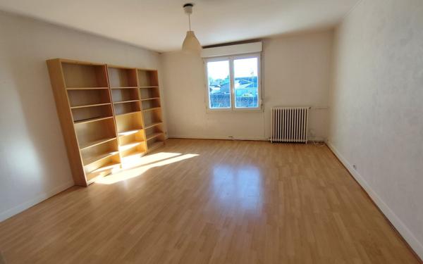 Appartement à louer    1 pièce • 35 m2 Landivisiau