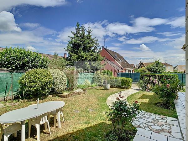 À vendre maison familiale lumineuse avec beaux volumes quartier calme, 10min gare