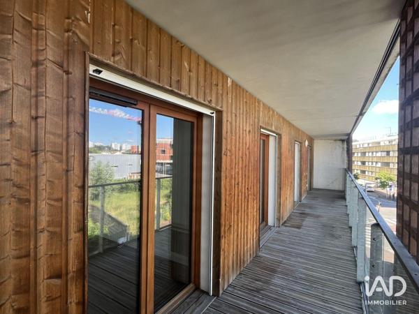 Location appartement 3 pièces 74 m² Mérignac