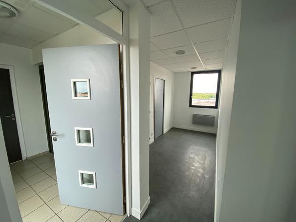 Bureaux à louer 36 m² 3 étage avec ascenseur et terrasse privative, La Rochelle