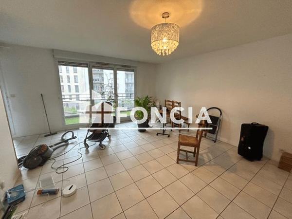 Location Appartement 4 pièces 88.2 m² - 12 RUE SPREAFICO Villeubanne 69100