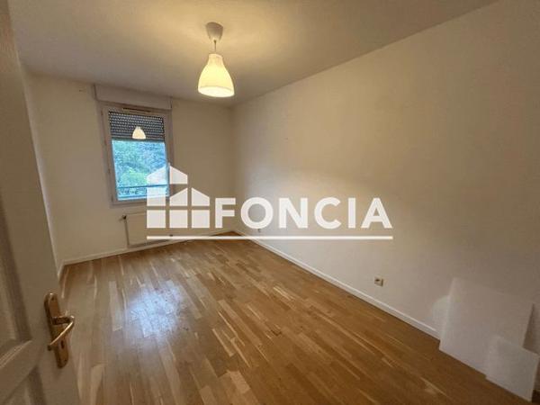 Location Appartement 4 pièces 88.2 m² - 12 RUE SPREAFICO Villeubanne 69100