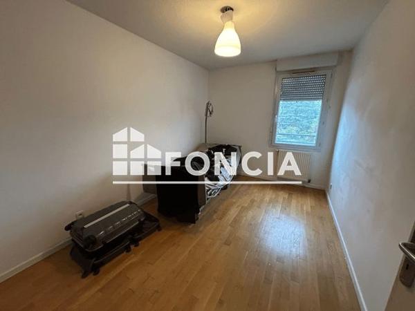 Location Appartement 4 pièces 88.2 m² - 12 RUE SPREAFICO Villeubanne 69100