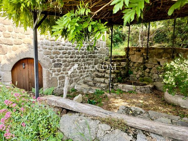 Mas 11 pièce(s) 6 chambre(s) 266 m²