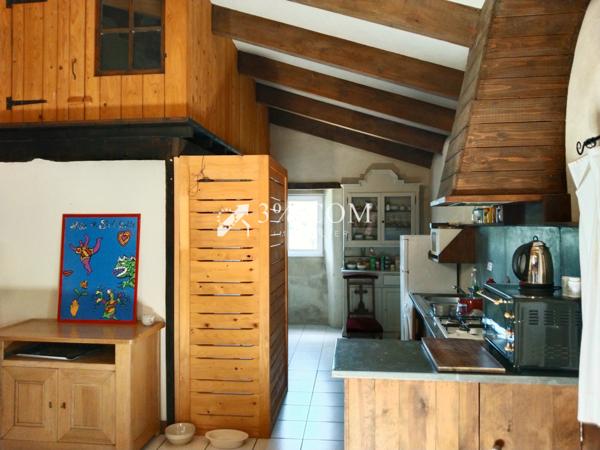 Mas 11 pièce(s) 6 chambre(s) 266 m²