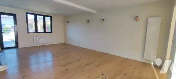 Maison rénovée de 100m² avec jardin SUD à TREPIED