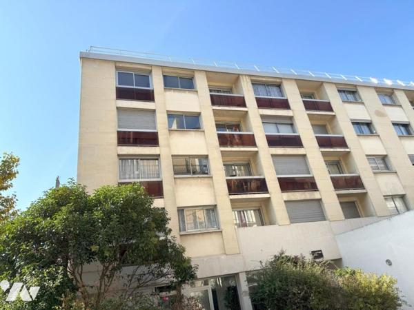 BOIS COLOMBES - QUARTIER GARE - 3 PIECES. DERNIER ETAGE. BALCON.