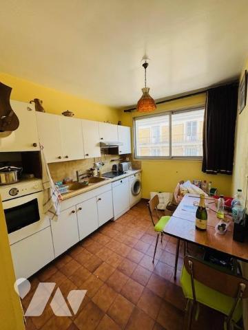 BOIS COLOMBES - QUARTIER GARE - 3 PIECES. DERNIER ETAGE. BALCON.