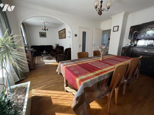 MAISON D'HABITATON A VENDRE