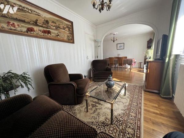 MAISON D'HABITATON A VENDRE