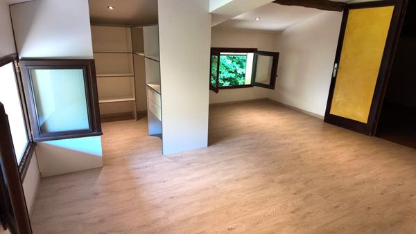 lONGERE ET TERRAIN CONSTRUCTIBLE
