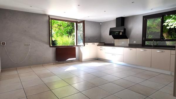 lONGERE ET TERRAIN CONSTRUCTIBLE