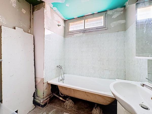 Appartement à rénover à Avignon 3 pièces 58m2 avec CAVE