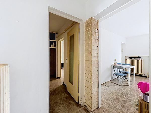 Appartement à rénover à Avignon 3 pièces 58m2 avec CAVE