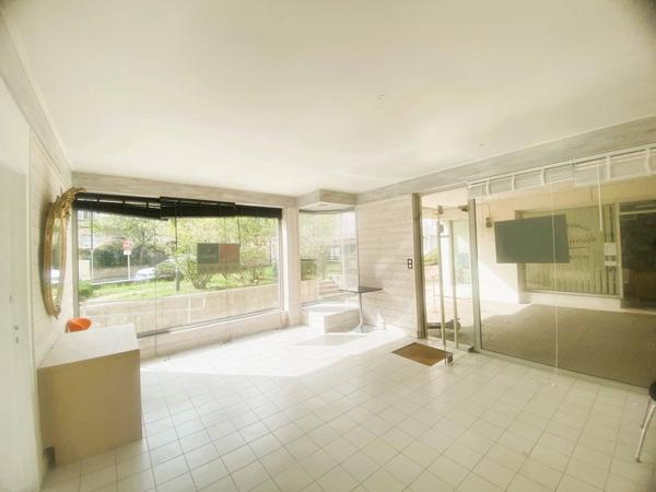 03200 VICHY - LOCAL COMMERCIAL-2 PIECES COEUR DE VILLE-