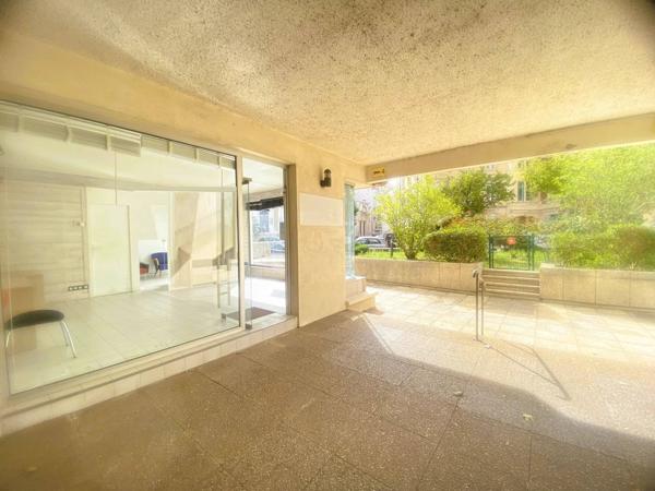 03200 VICHY - LOCAL COMMERCIAL-2 PIECES COEUR DE VILLE-