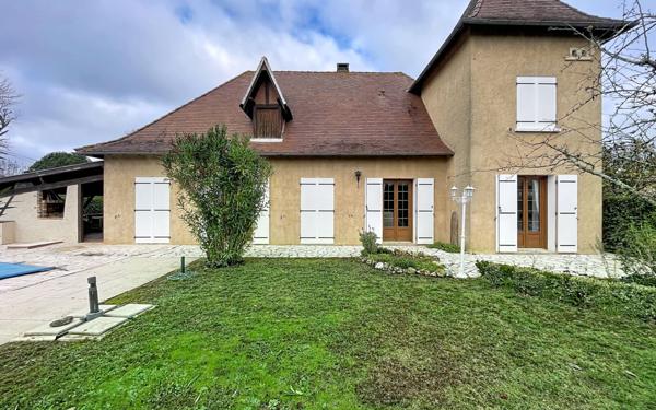 Maison à vendre    5 pièces •  La Force