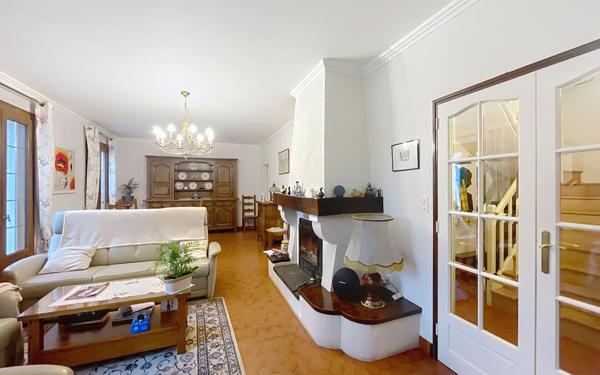 Maison à vendre    5 pièces •  La Force