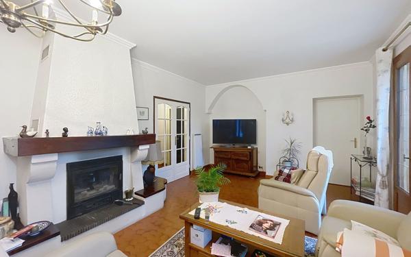 Maison à vendre    5 pièces •  La Force