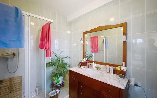 Maison à vendre    5 pièces •  La Force