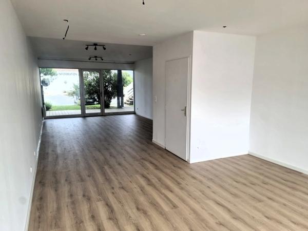 Dpt Charente Maritime (17), A Louer ST-PIERRE D'OLERON idéalement située en cœur de ZAE Local commercial de 48m²