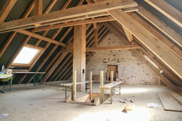 MAISON INDIVIDUELLE A RENOVER, SUR 19,70 ARES DE TERRAIN