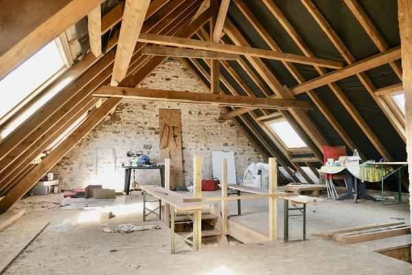 MAISON INDIVIDUELLE A RENOVER, SUR 19,70 ARES DE TERRAIN