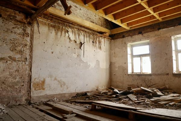 MAISON INDIVIDUELLE A RENOVER, SUR 19,70 ARES DE TERRAIN