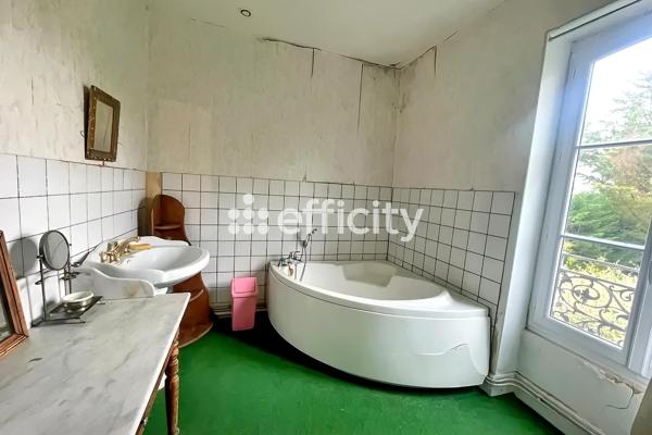 Maison
         6 pièces
        - 215 m² 273 000 € *