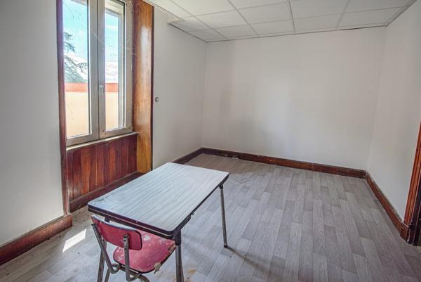 Vals-les-Bains (07600) 3 LOGEMENTS INDÉPENDANTS