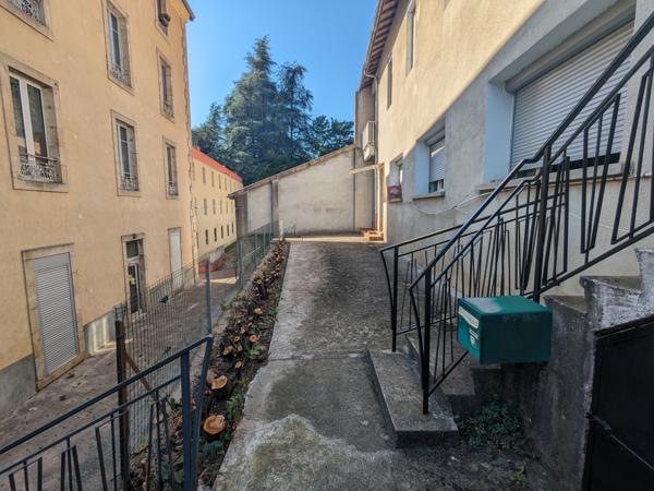 Vals-les-Bains (07600) 3 LOGEMENTS INDÉPENDANTS