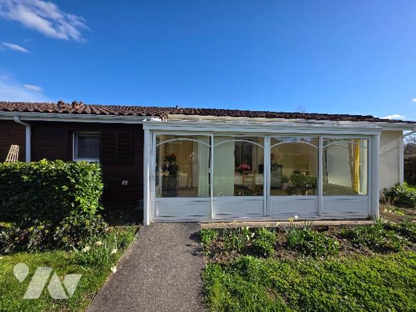 LES SENIORIALES. Pavillon de plain-pied dans résidence sécurisée avec piscine !