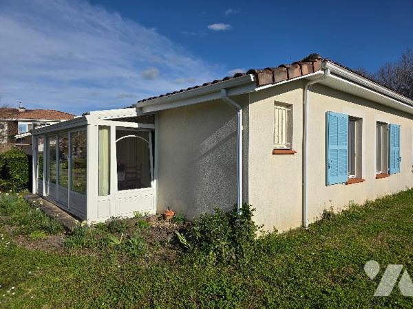 LES SENIORIALES. Pavillon de plain-pied dans résidence sécurisée avec piscine !