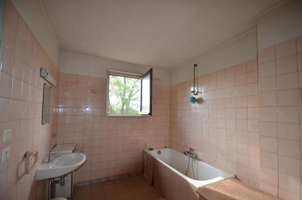 Maison Lentilly  4 chambres et 2  pièces d 'eau ! Fort potentiel