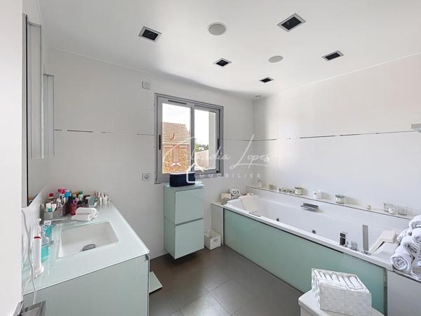 ENGHIEN-LES-BAINS – MAISON HAUT DE GAMME